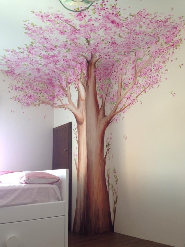 cerezo en flore en pared infantil