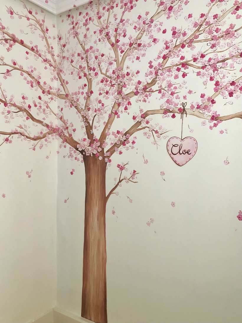 arboles infantiles pintados en pared