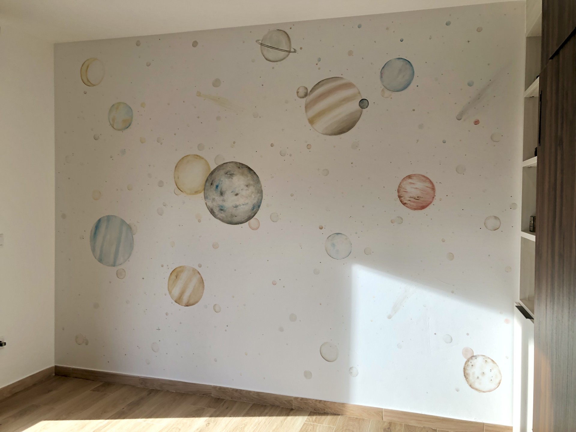 mural pintado del espacio