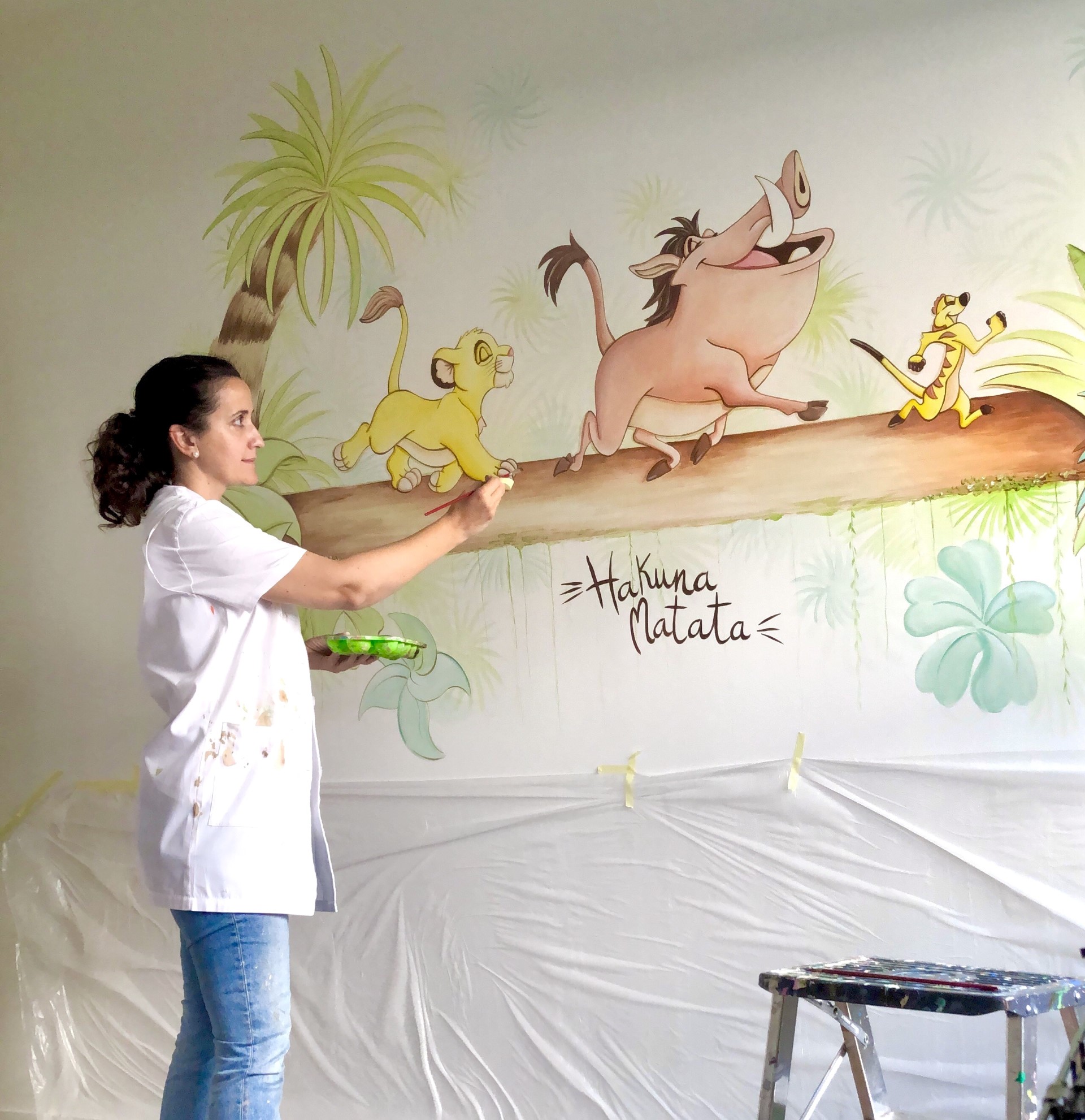 pintura mural rey leon en mostoles
