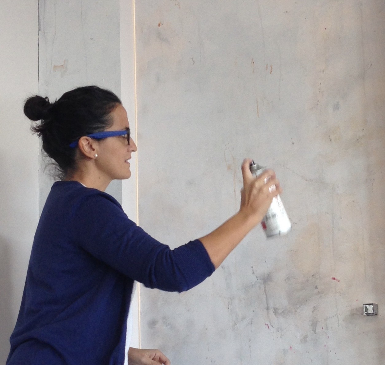 pintora de graffitis en madrid en paredes