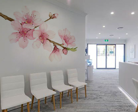 mural en clinica de flores de cerezo en paredes murales para pared de clinicas dentales y de salud